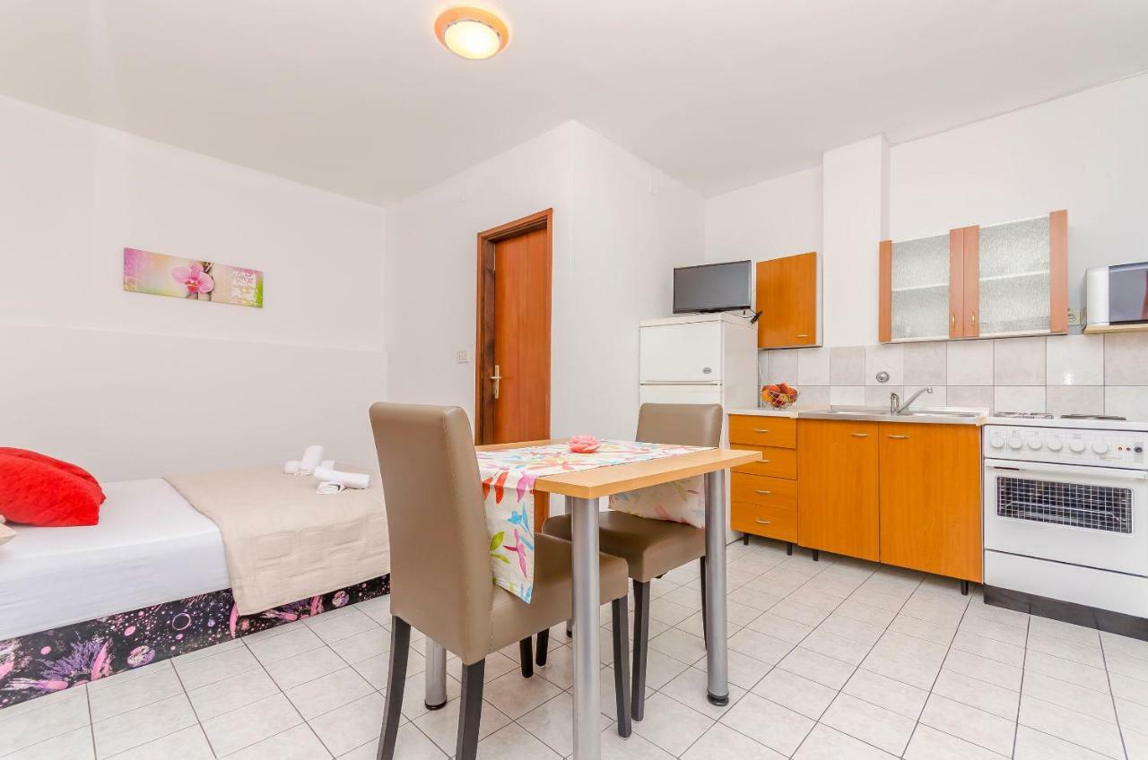 Apartments Tonka Donji Okrug  Eksteriør billede